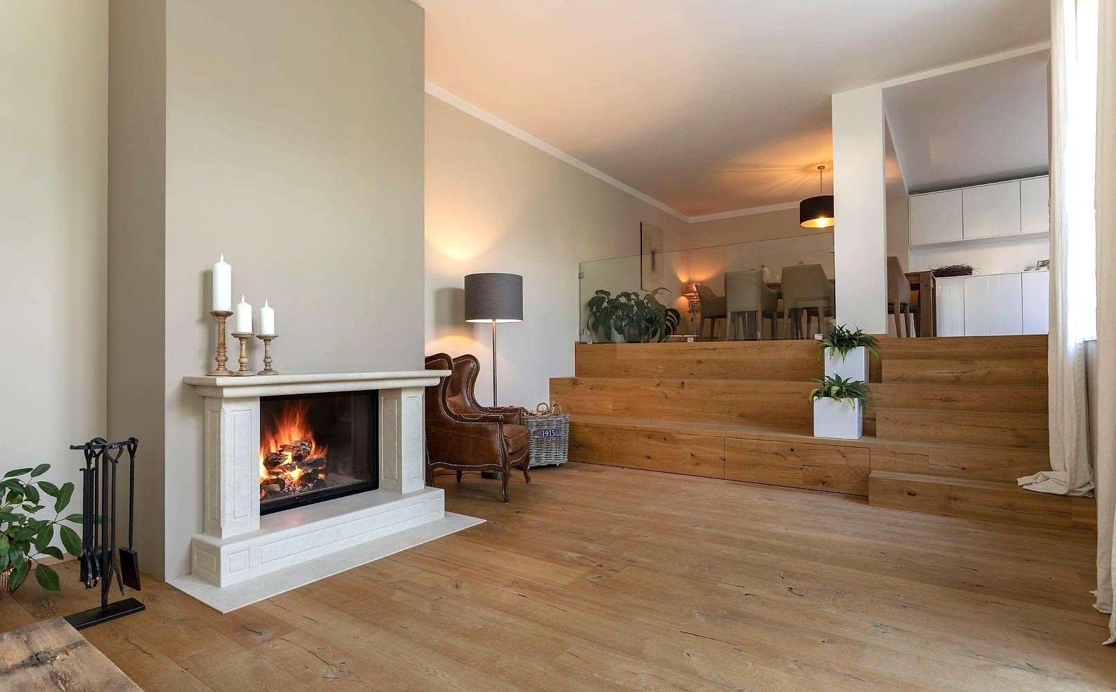 Düz Asansörlü Yüksek Camlı Şömine