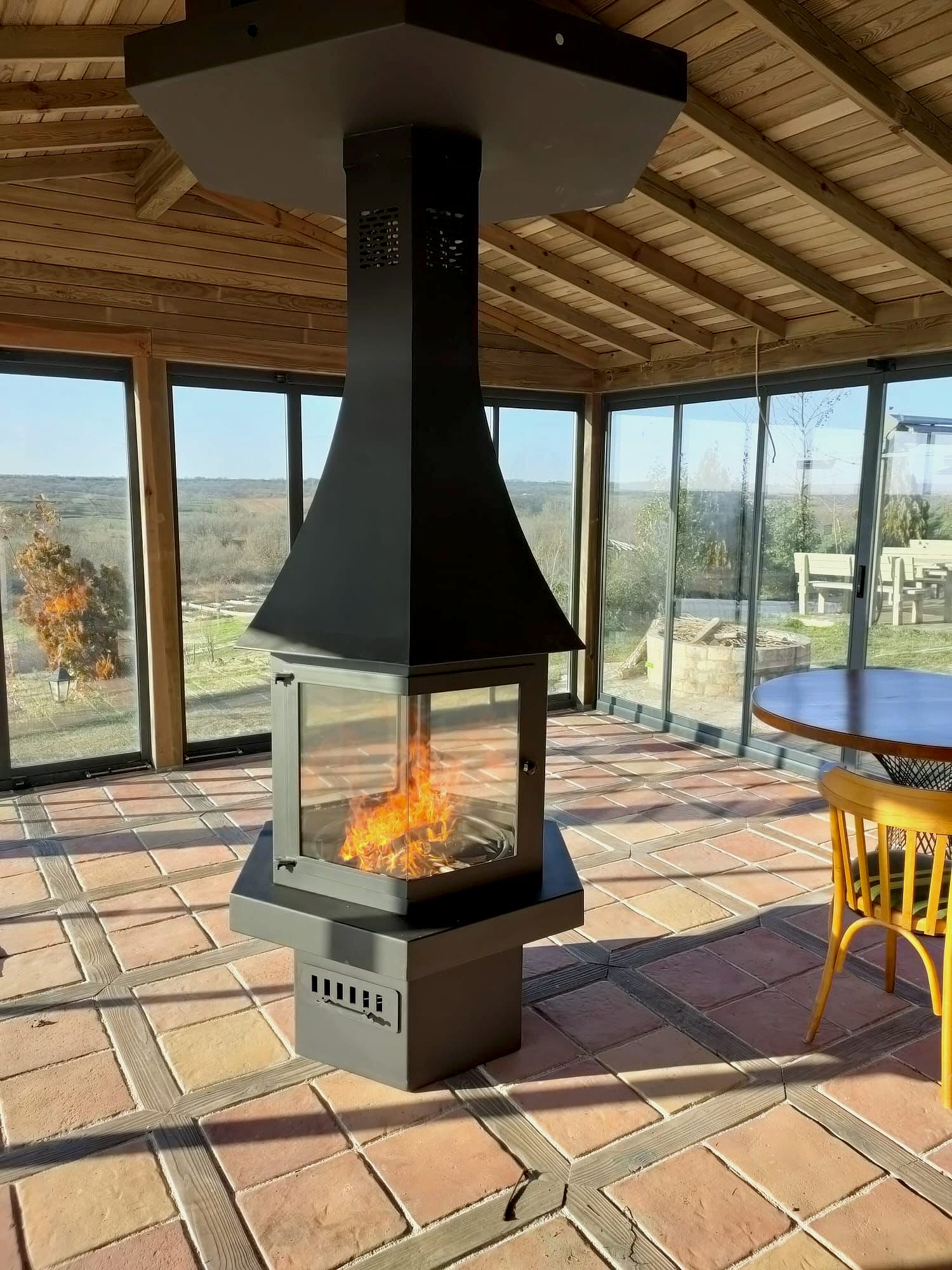 Altıgen Orta Şömine