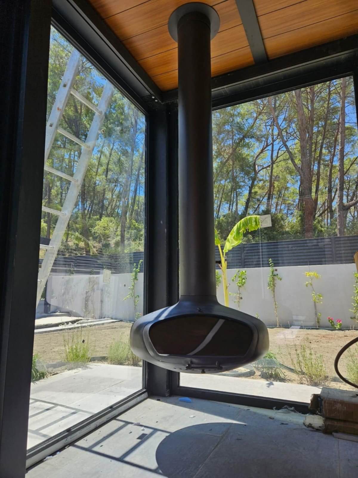 Camlı Ufo Asma Şömine